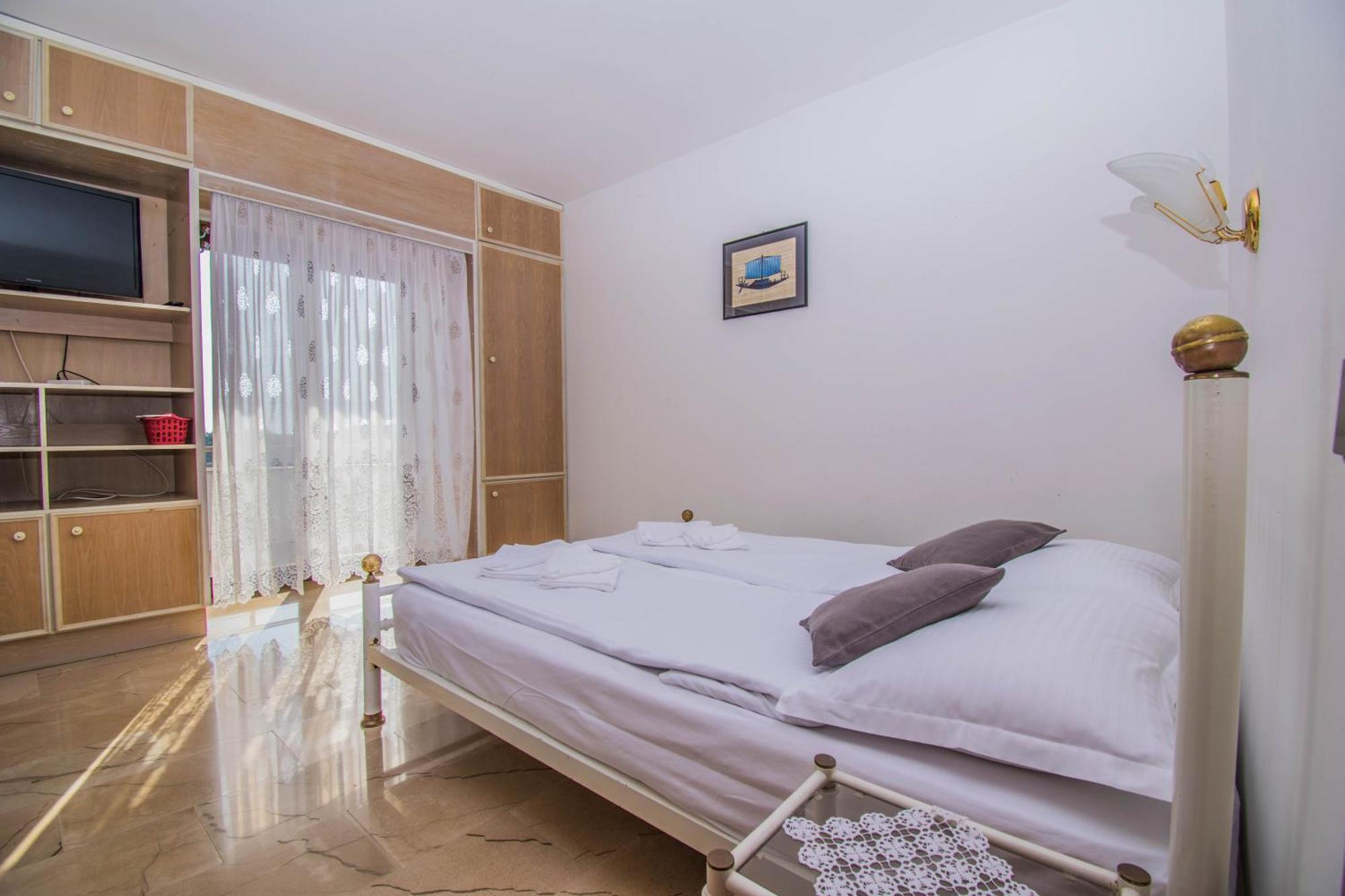 Apartments Grand & Plav In Krk クルク エクステリア 写真