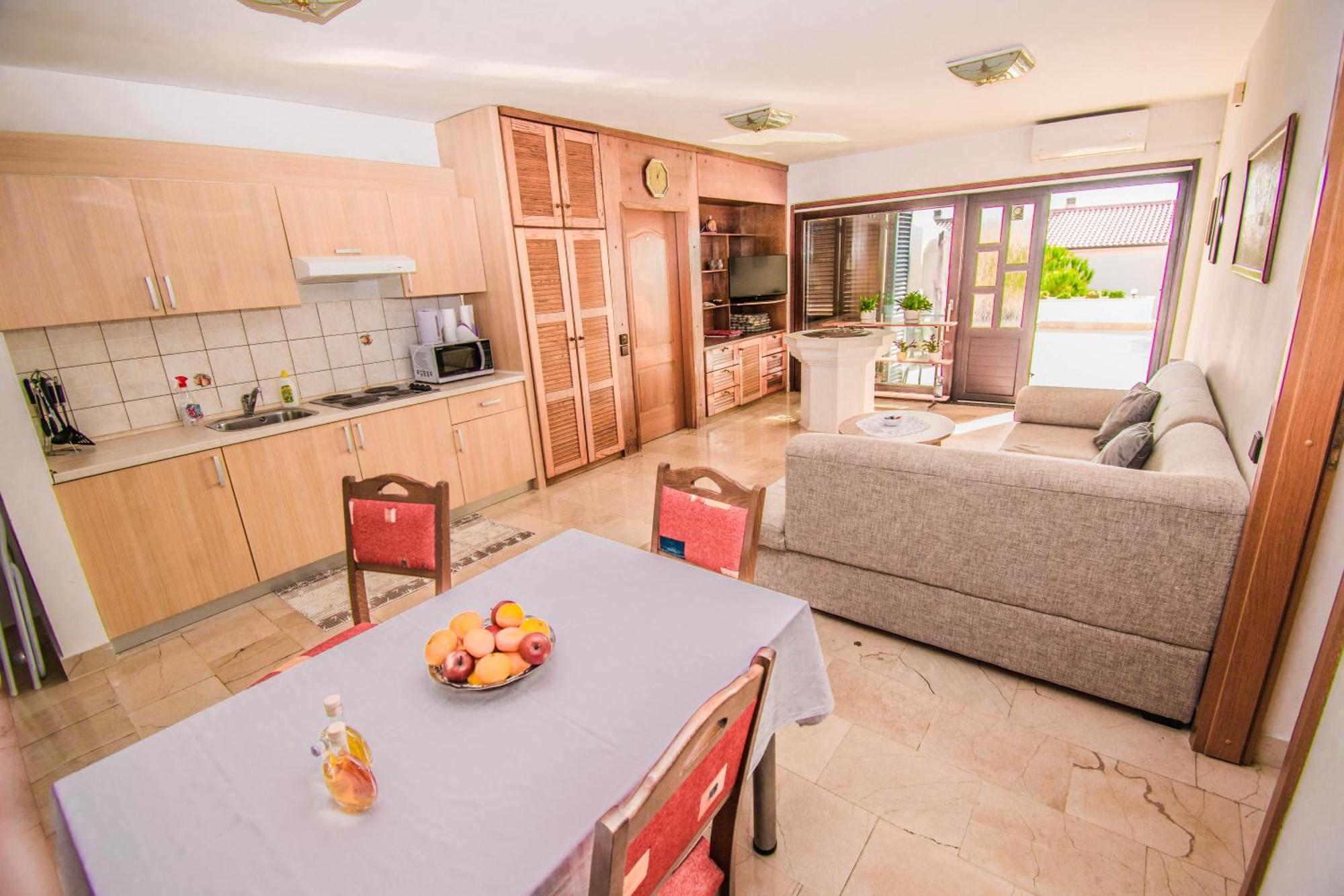 Apartments Grand & Plav In Krk クルク エクステリア 写真