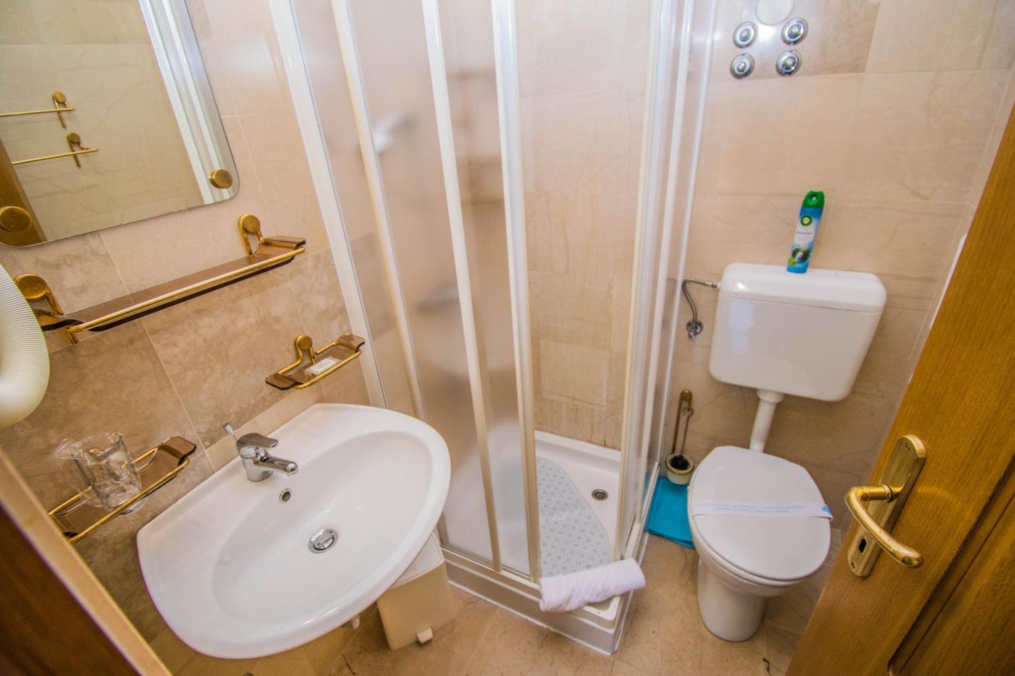Apartments Grand & Plav In Krk クルク エクステリア 写真
