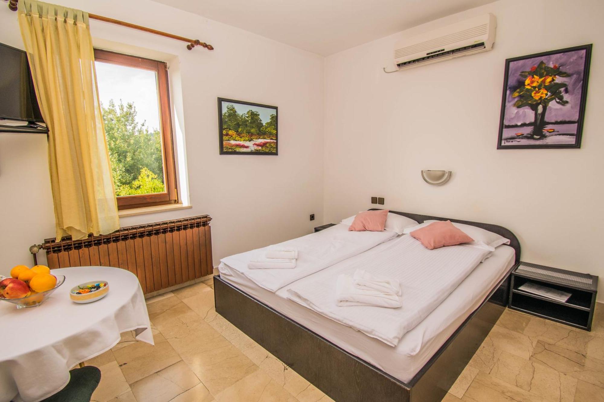 Apartments Grand & Plav In Krk クルク エクステリア 写真
