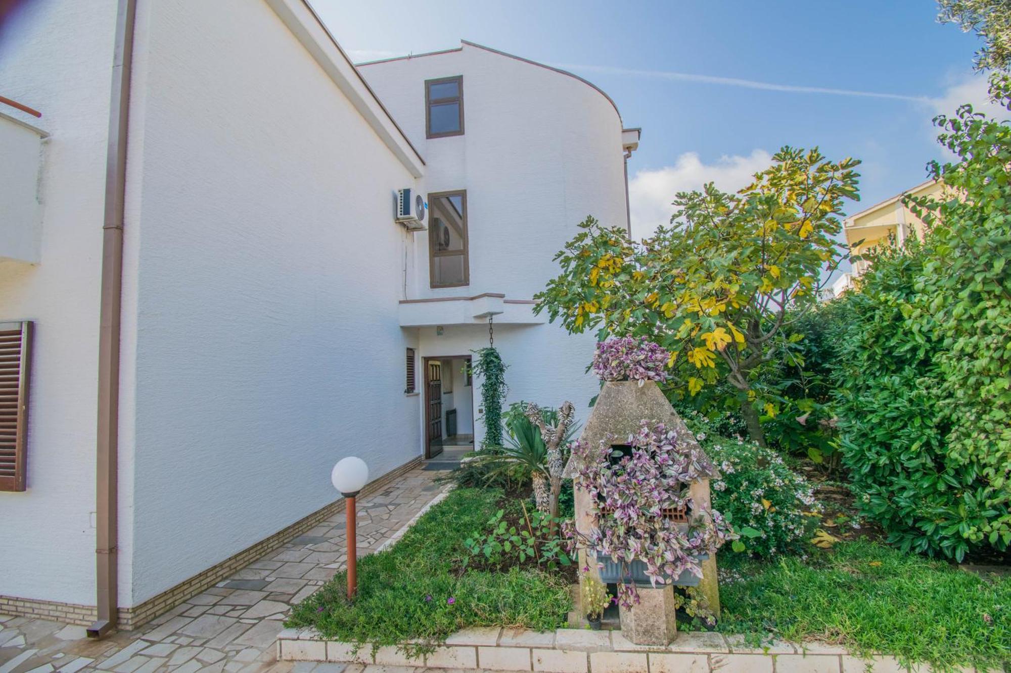 Apartments Grand & Plav In Krk クルク エクステリア 写真